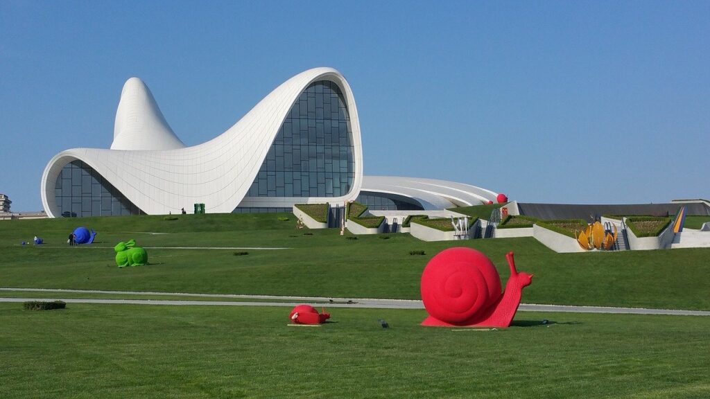 Baku látnivalók: Heydar Aliyev központ
