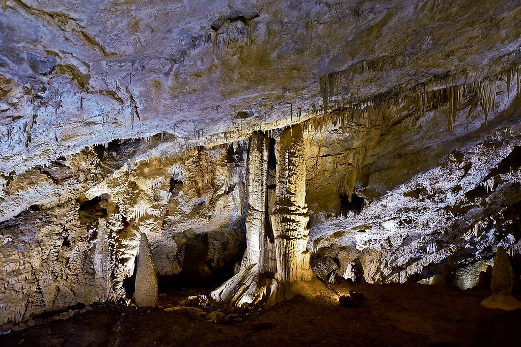 Látnivalók Montenegróban - Lipa barlang