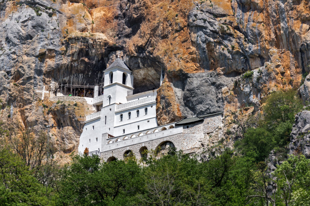 Látnivalók Montenegróban - Ostrog