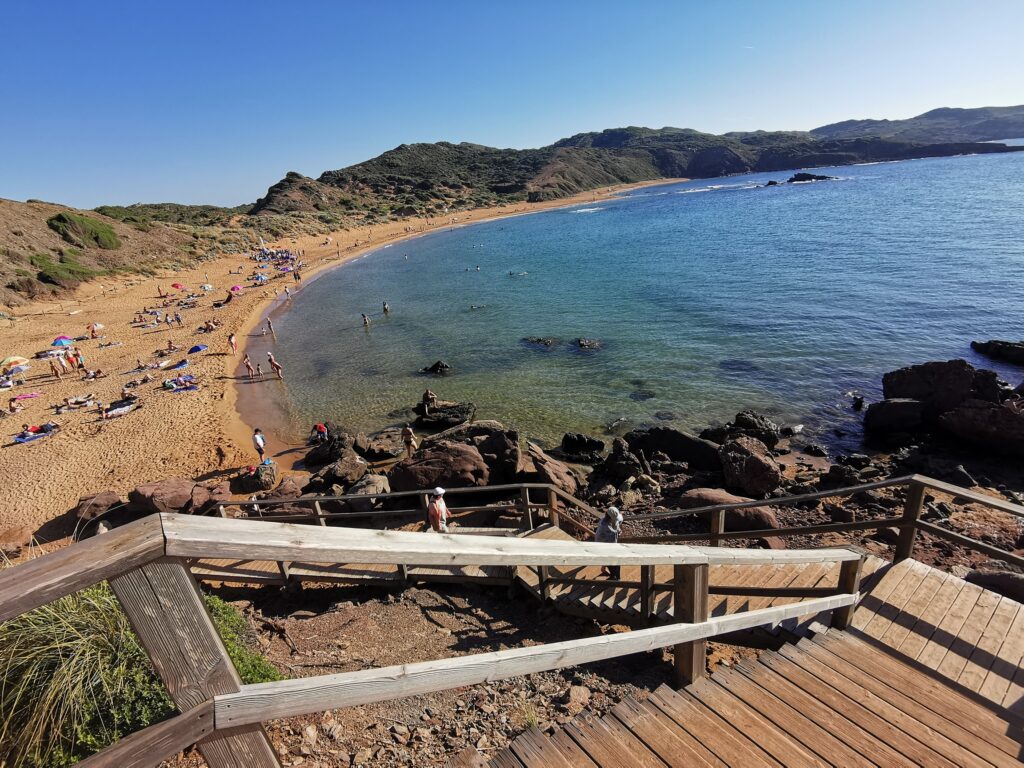 Menorca látnivalók: Cavelleria beach