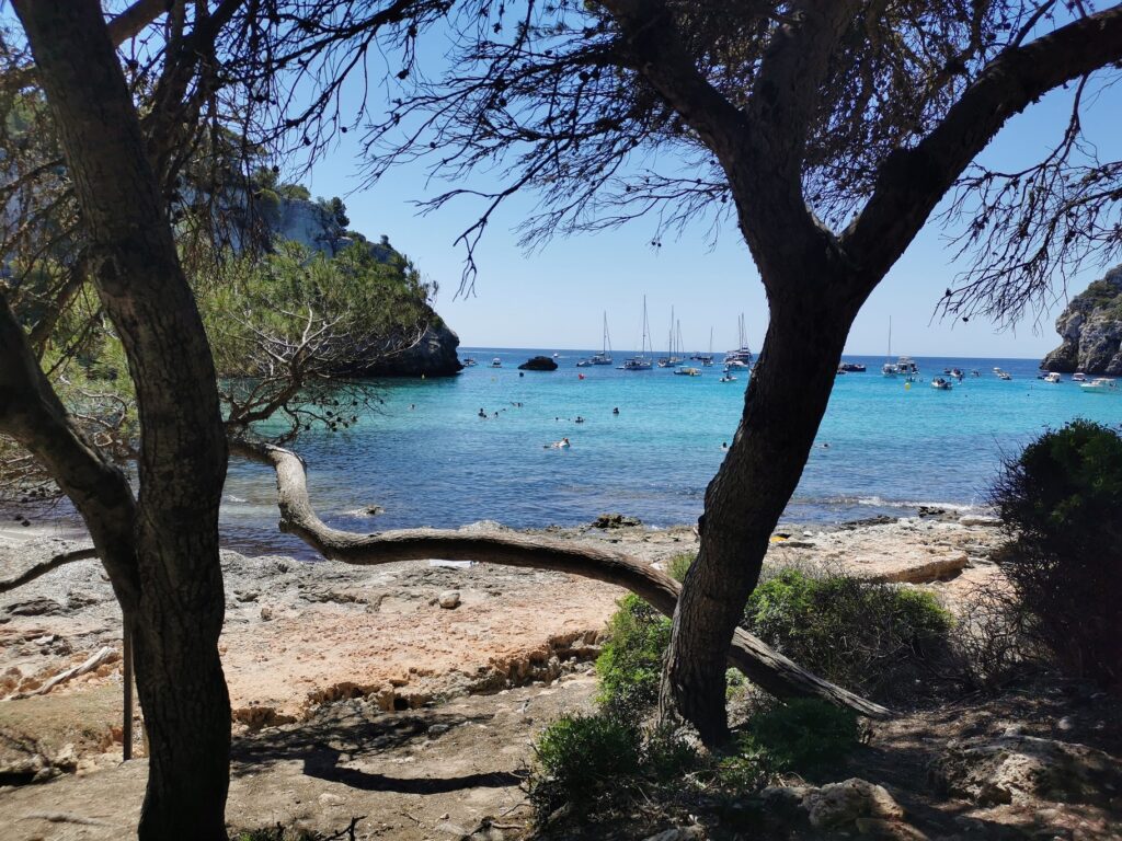 Menorca látnivalók: Cala Mitjana