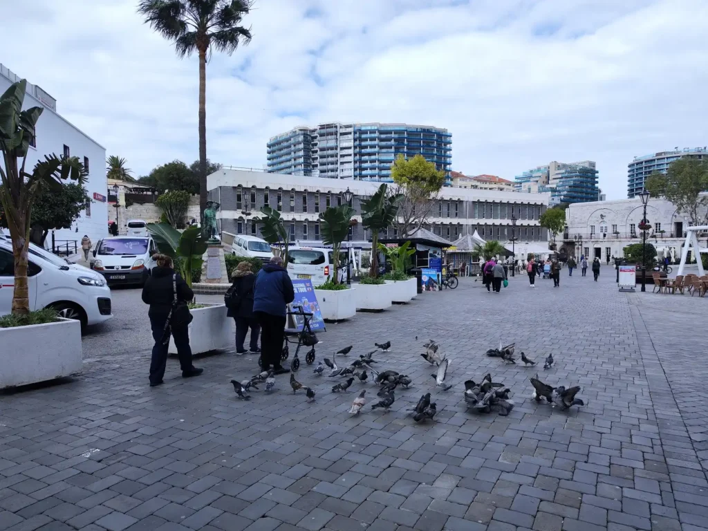 Gibraltár látnivalók - Casemates-tér