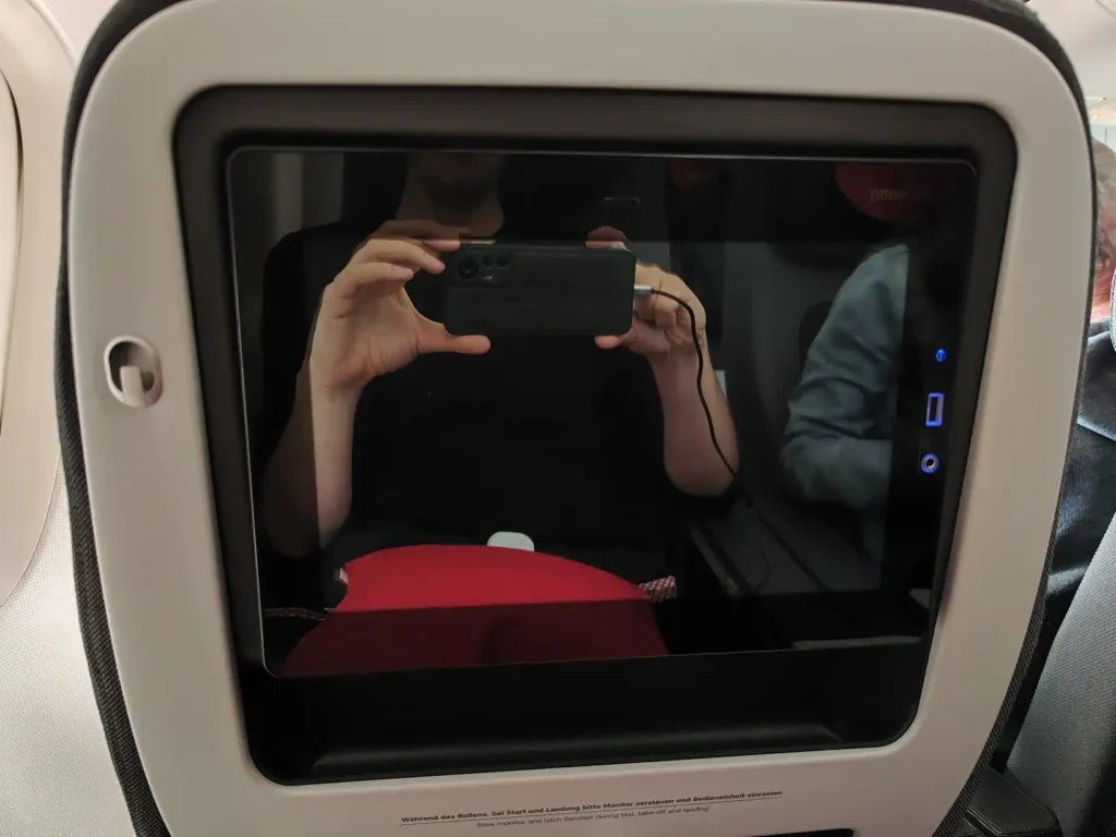 Austrian Airlines premium economy - média center