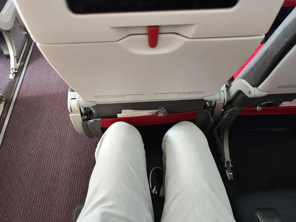 Austrian Airlines premium economy - lábhely