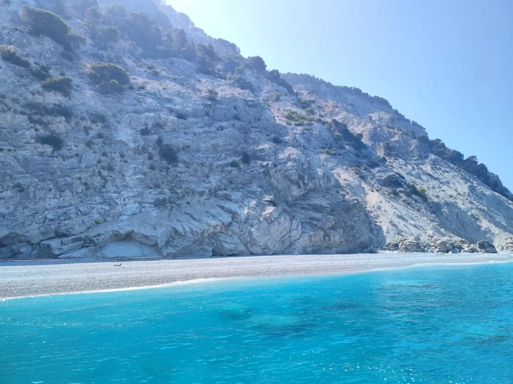 Látnivalók Lefkada szigetén - Travelhacker.eu: Egremni beach