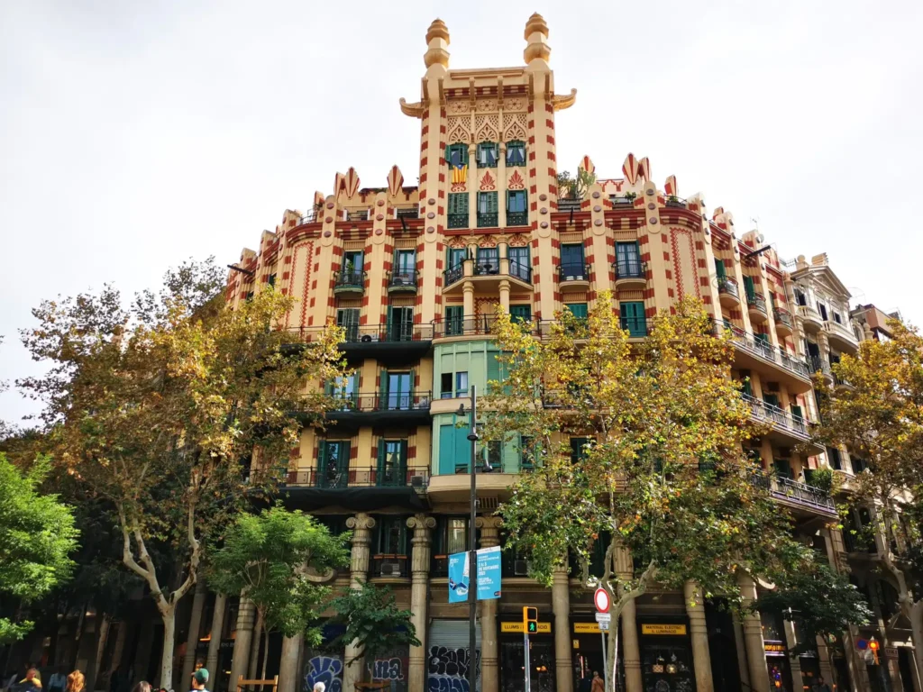 Hol érdemes megszállni Barcelonában? - Eixample