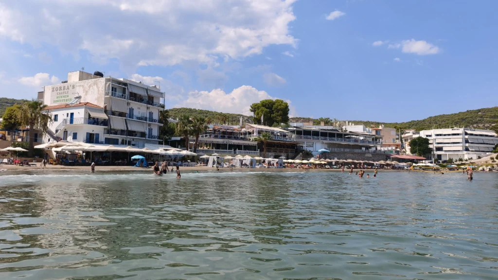 Aegina a legjobb sziget Athén közelében - Agia Marina part
