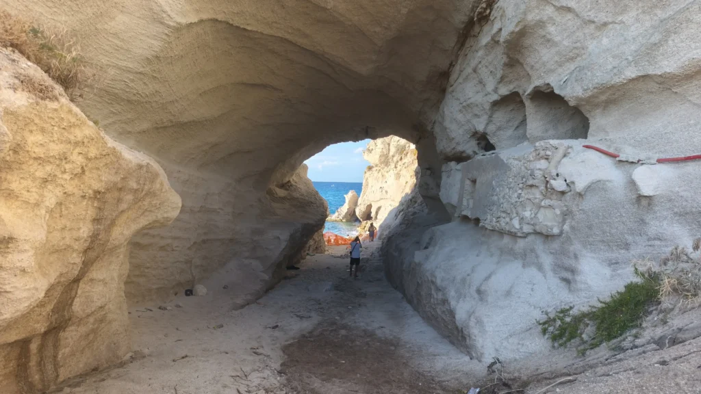 Tropea látnivalók - Barlang